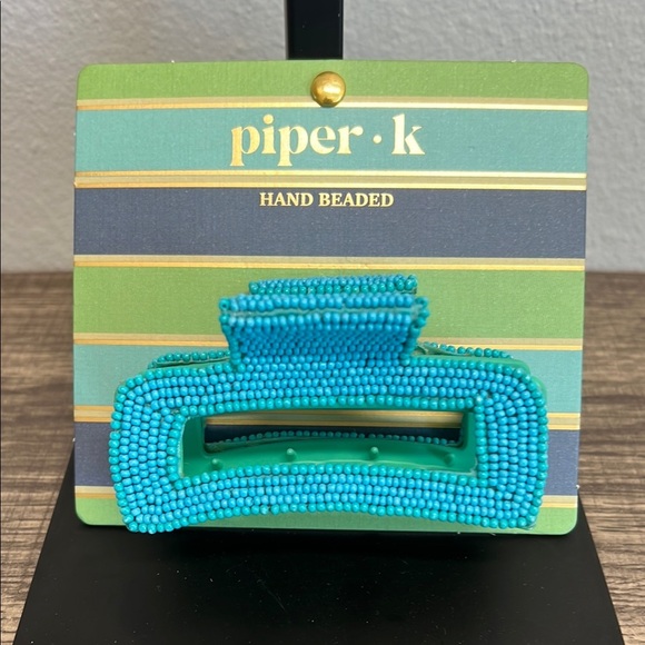 Piper K Vibrant Beaded Hair Clip 🩵 - Picture 1 of 2